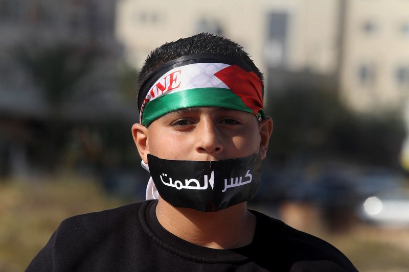 palestinian-with-break-the-silence-on-mouth