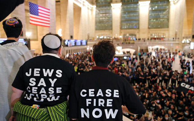 Jewish Voice for Peace Leads Protest of Thousands in NYC's Grand Central  Station